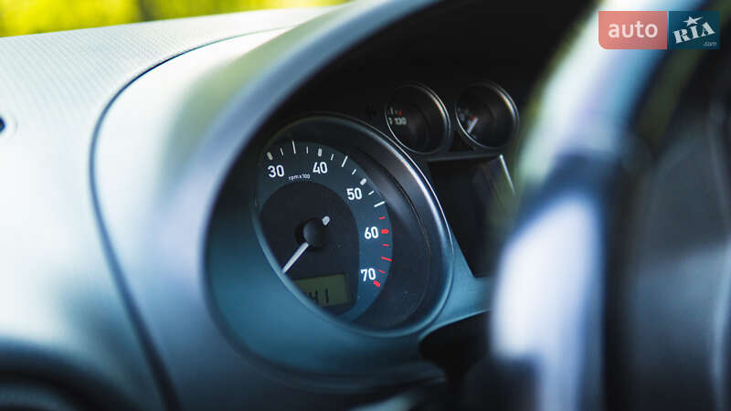 Седан SEAT Cordoba 2007 в Львове