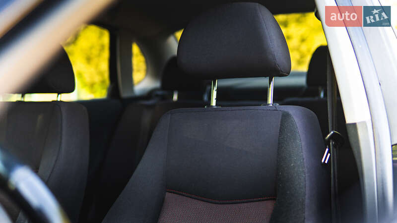 Седан SEAT Cordoba 2007 в Львове