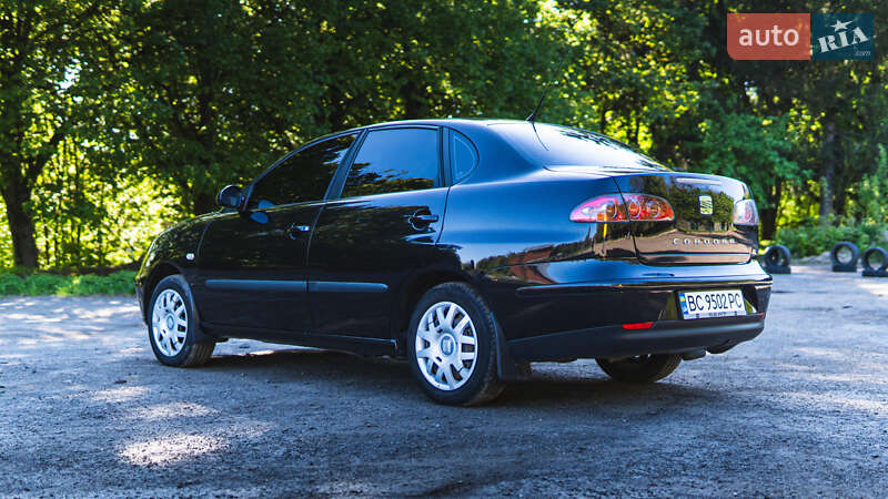 Седан SEAT Cordoba 2007 в Львове