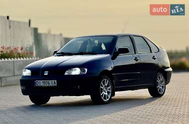 Седан SEAT Cordoba 2001 в 