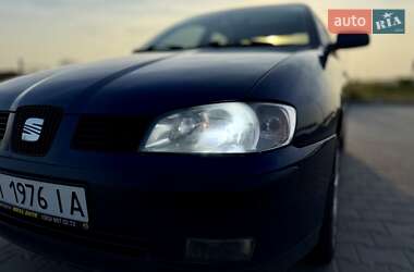 Седан SEAT Cordoba 2001 в 