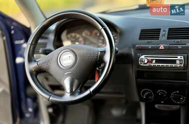 Седан SEAT Cordoba 2001 в 