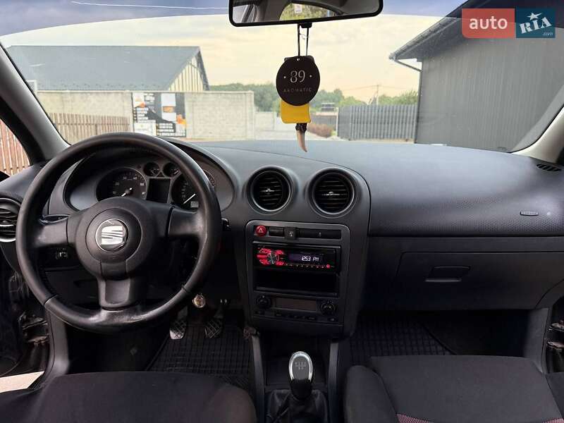 Седан SEAT Cordoba 2008 в Малехове