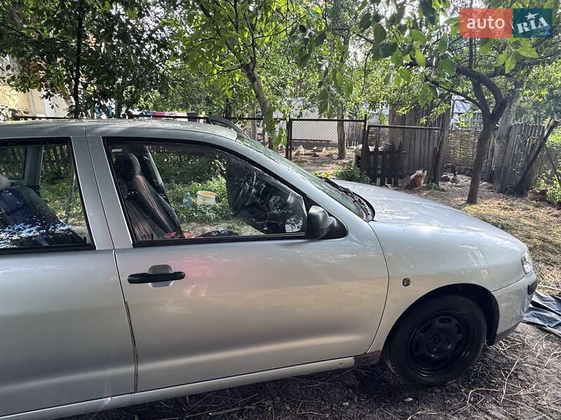 Седан SEAT Cordoba 2001 в Житомире