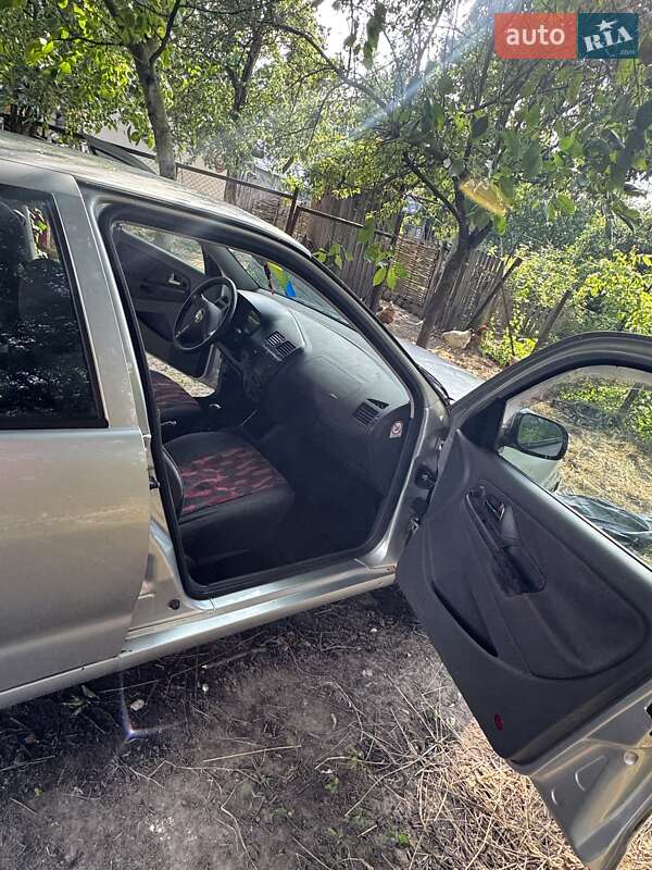 Седан SEAT Cordoba 2001 в Житомире