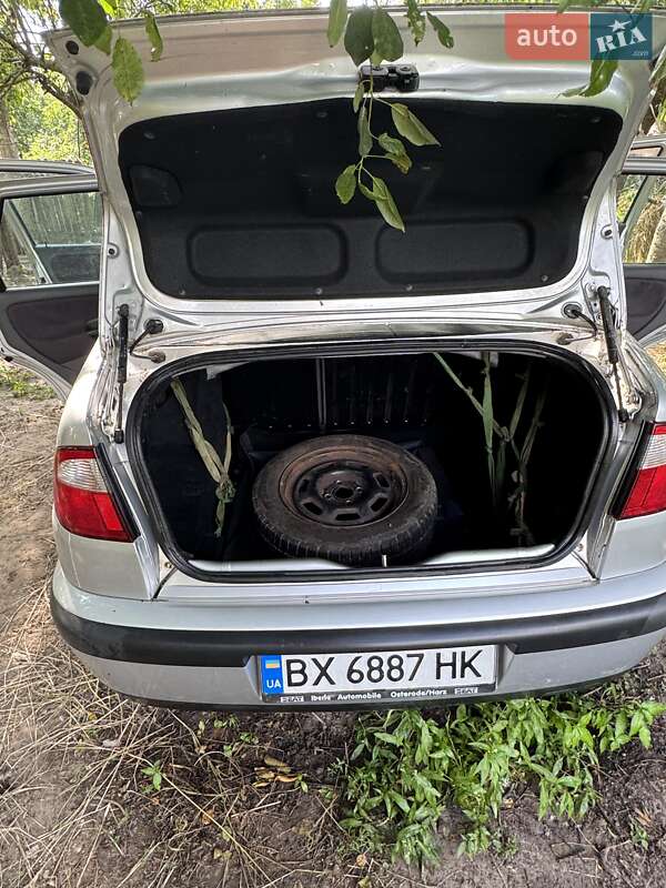 Седан SEAT Cordoba 2001 в Житомире