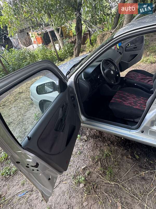 Седан SEAT Cordoba 2001 в Житомире