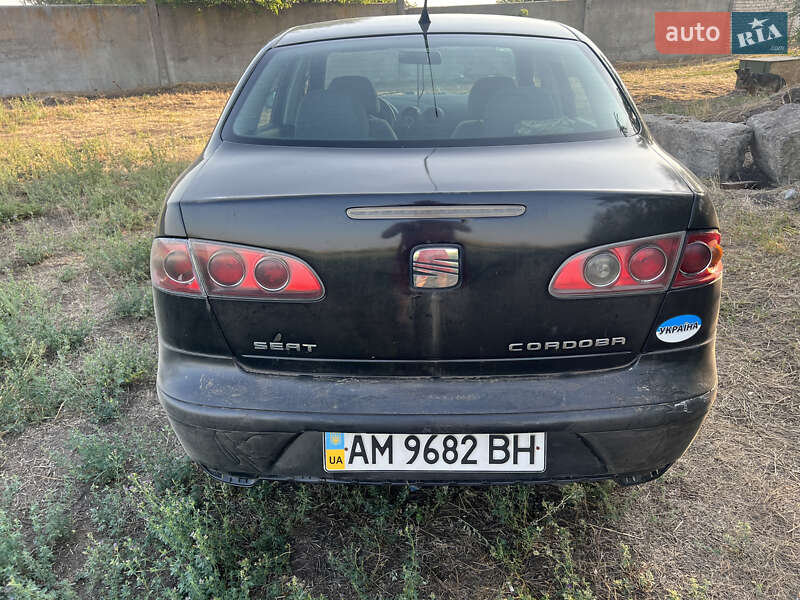 Седан SEAT Cordoba 2003 в Славгороде
