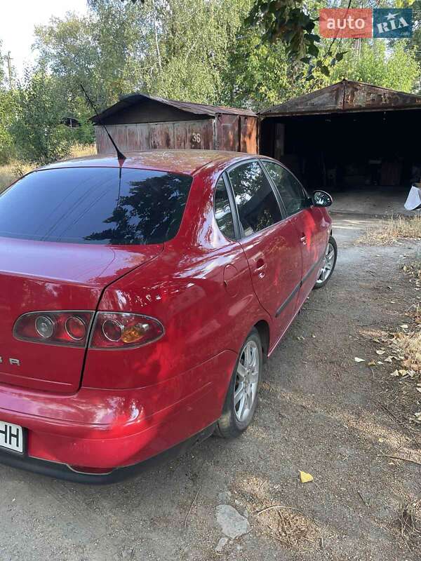 Седан SEAT Cordoba 2006 в Жовтих Водах