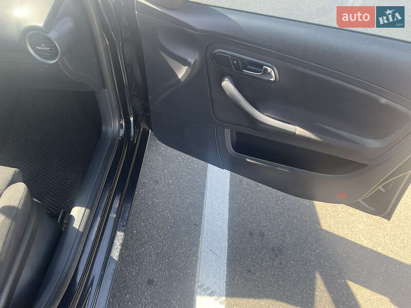 Седан SEAT Cordoba 2008 в Одесі