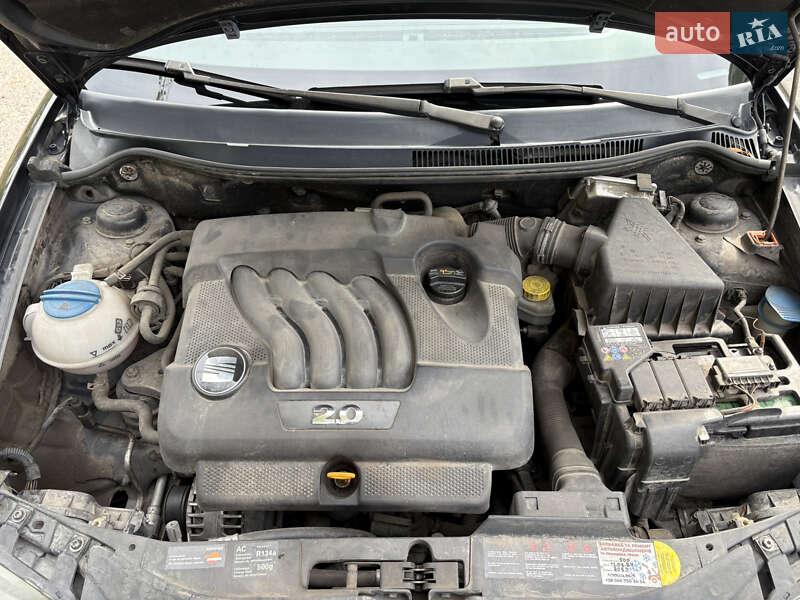 Седан SEAT Cordoba 2008 в Днепре