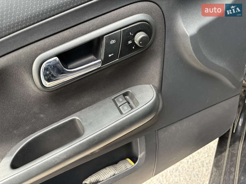 Седан SEAT Cordoba 2008 в Днепре