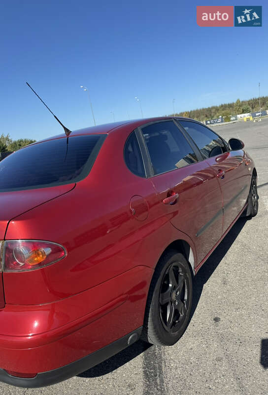 Седан SEAT Cordoba 2007 в Киеве