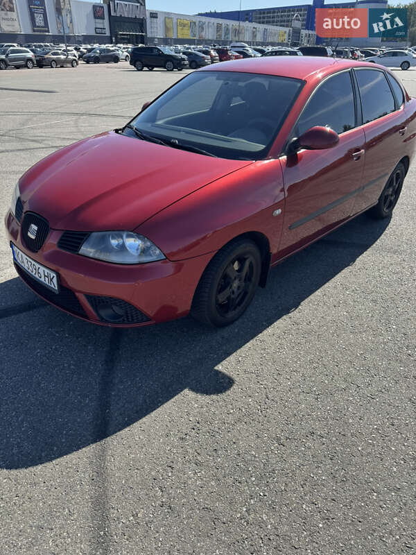 Седан SEAT Cordoba 2007 в Киеве