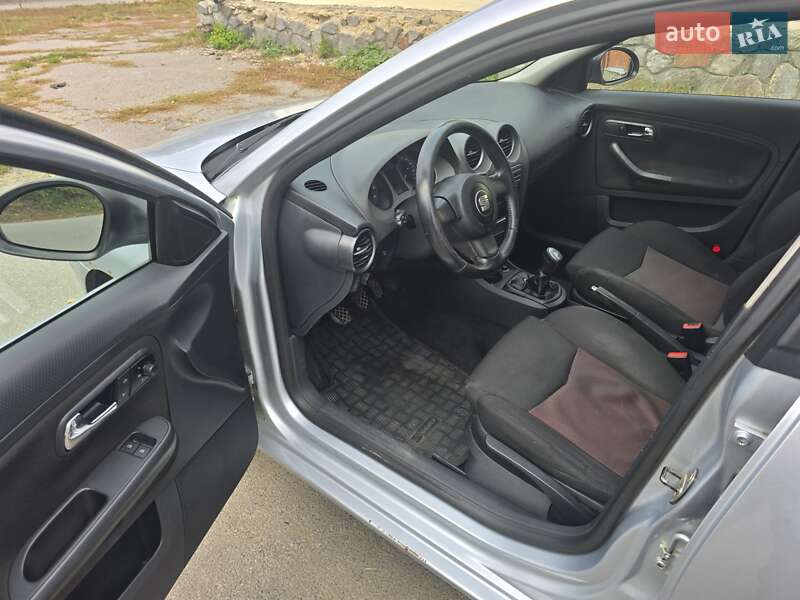 Седан SEAT Cordoba 2008 в Полтаве