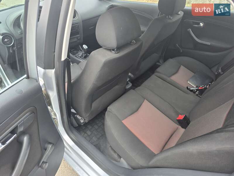 Седан SEAT Cordoba 2008 в Полтаве
