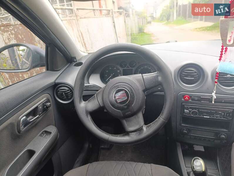 Седан SEAT Cordoba 2007 в Хусте