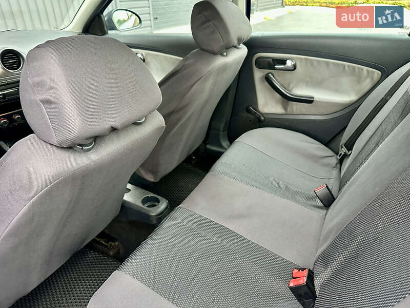 Седан SEAT Cordoba 2003 в Кропивницком