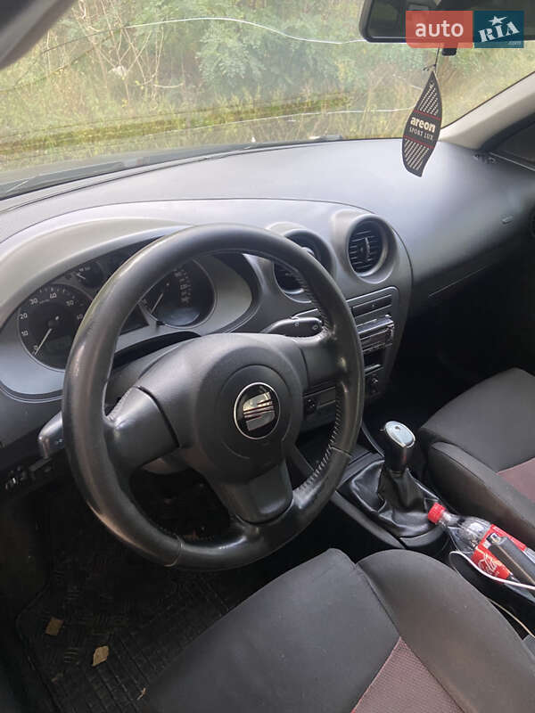 Седан SEAT Cordoba 2008 в Киеве