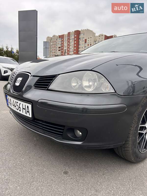 Седан SEAT Cordoba 2008 в Киеве