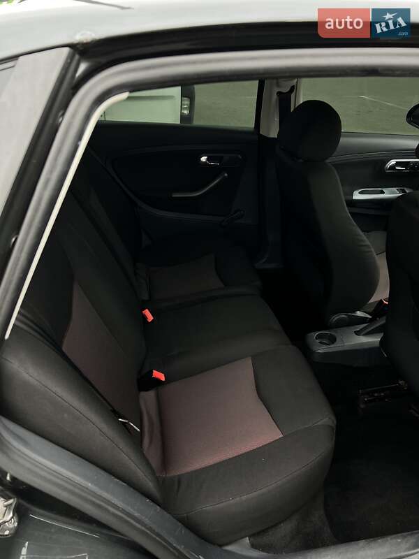Седан SEAT Cordoba 2008 в Киеве