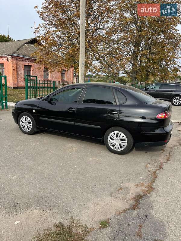 Седан SEAT Cordoba 2006 в Умани