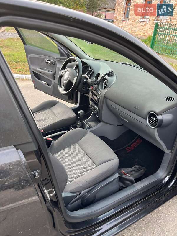 Седан SEAT Cordoba 2006 в Умани