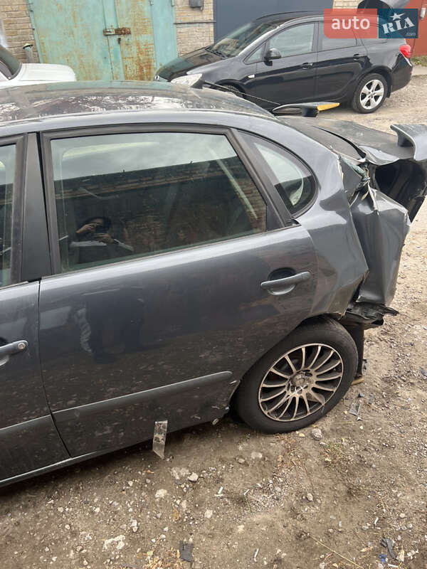 Седан SEAT Cordoba 2008 в Запорожье