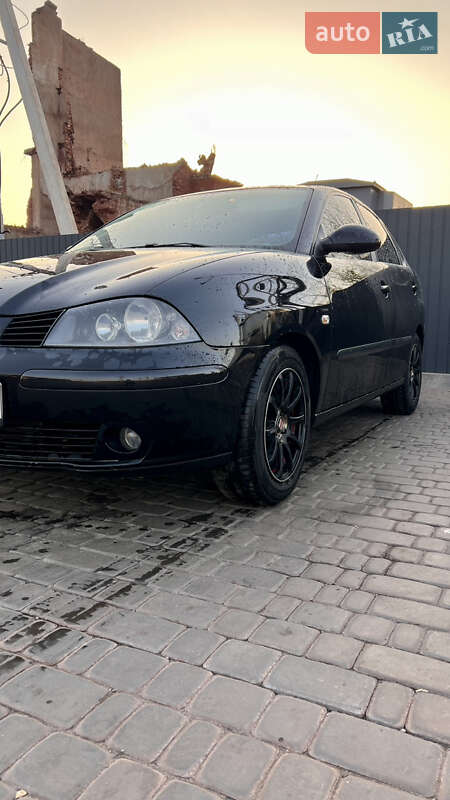 Седан SEAT Cordoba 2008 в Кривому Розі