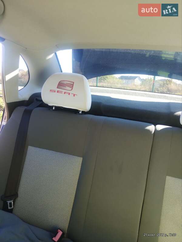 Седан SEAT Cordoba 2004 в Дрогобыче