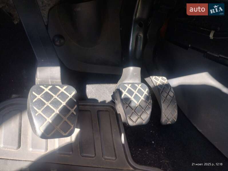 Седан SEAT Cordoba 2004 в Дрогобыче