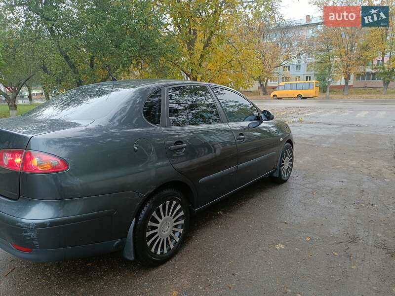 Седан SEAT Cordoba 2009 в Полтаве