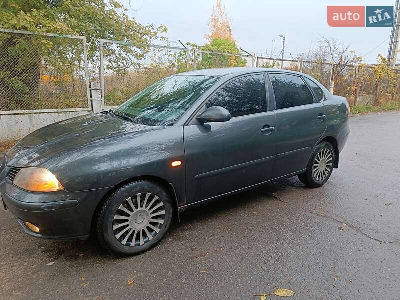 Седан SEAT Cordoba 2009 в Полтаве