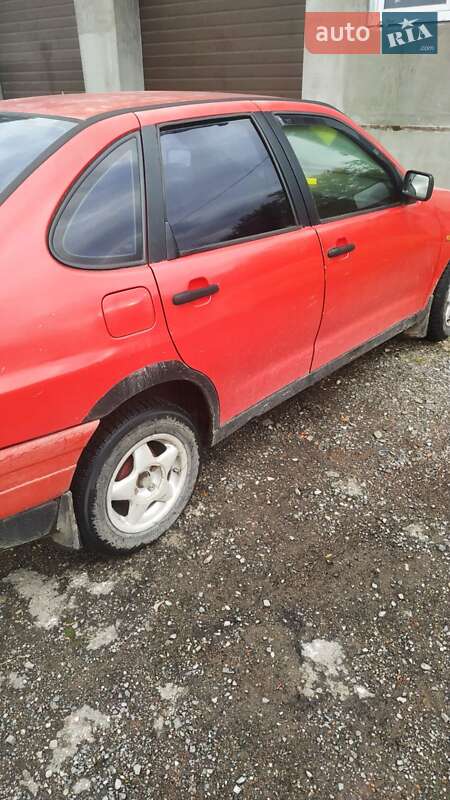 Седан SEAT Cordoba 1996 в Сваляві