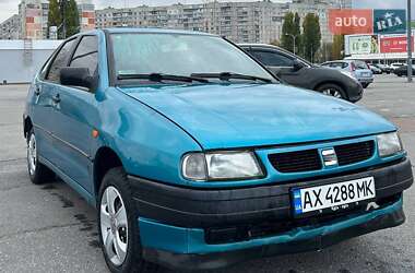 Седан SEAT Cordoba 1995 в Харькове