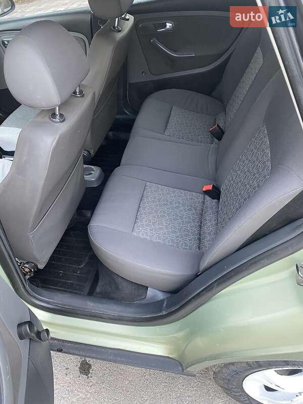 Седан SEAT Cordoba 2006 в Гусятине фото 10 Седан SEAT Cordoba 2006 в Гусятине