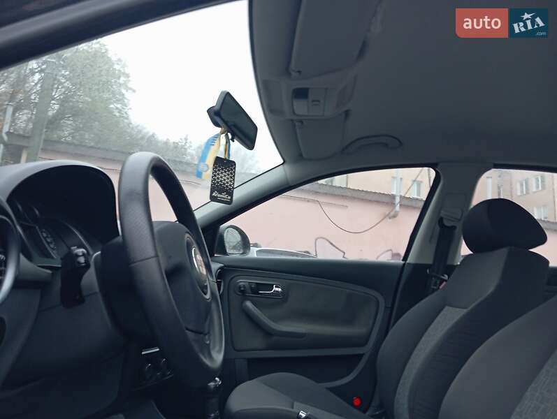 Седан SEAT Cordoba 2006 в Хмельницком