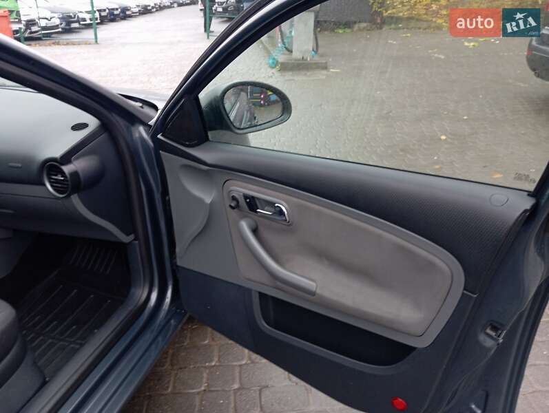 Седан SEAT Cordoba 2006 в Хмельницком