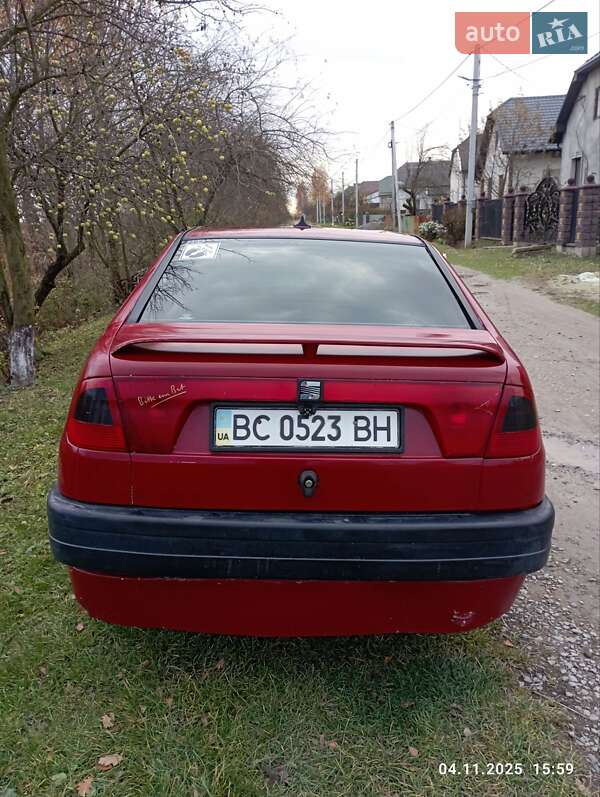 Седан SEAT Cordoba 1994 в Городке фото 10 Седан SEAT Cordoba 1994 в Городке
