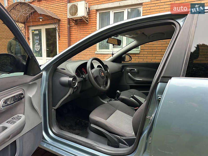 Седан SEAT Cordoba 2007 в Києві