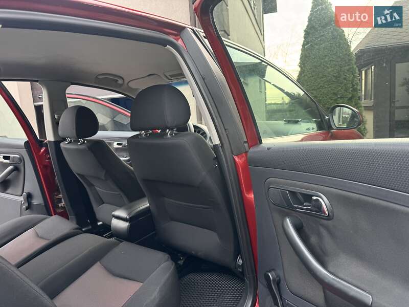 Седан SEAT Cordoba 2008 в Києві
