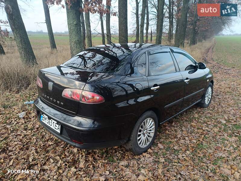 Седан SEAT Cordoba 2007 в Ромнах