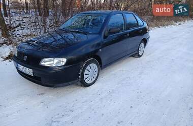 Седан SEAT Cordoba 2000 в Хотині