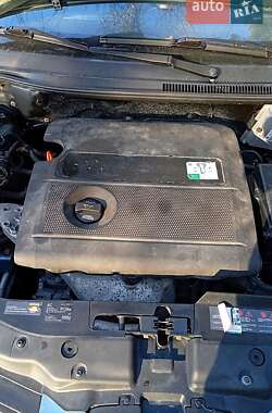 Седан SEAT Cordoba 2005 в Киеве