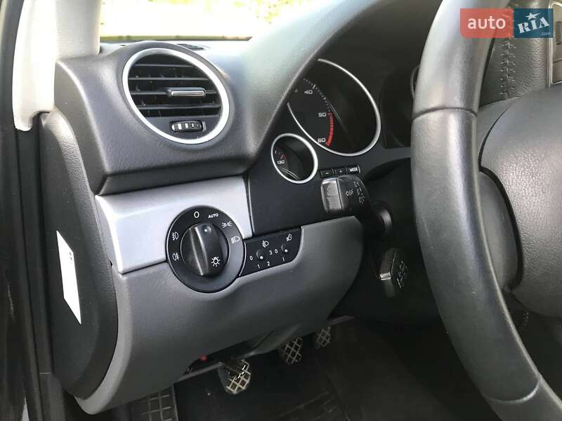 Седан SEAT Exeo 2010 в Пустомытах