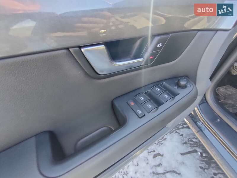 Седан SEAT Exeo 2011 в Умани