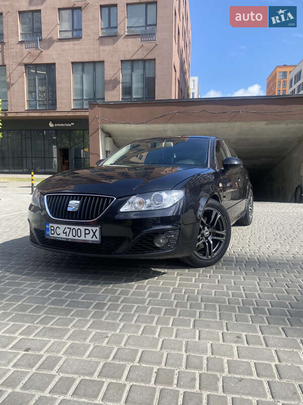 Седан SEAT Exeo 2010 в 