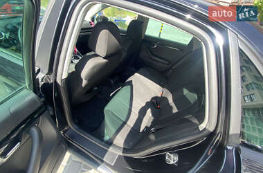 Седан SEAT Exeo 2010 в 