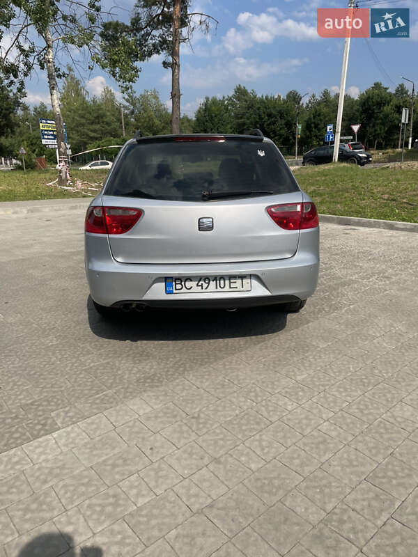 Универсал SEAT Exeo 2010 в Новояворовске