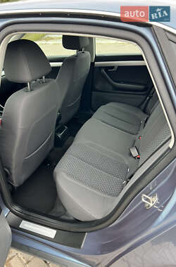 Седан SEAT Exeo 2009 в 